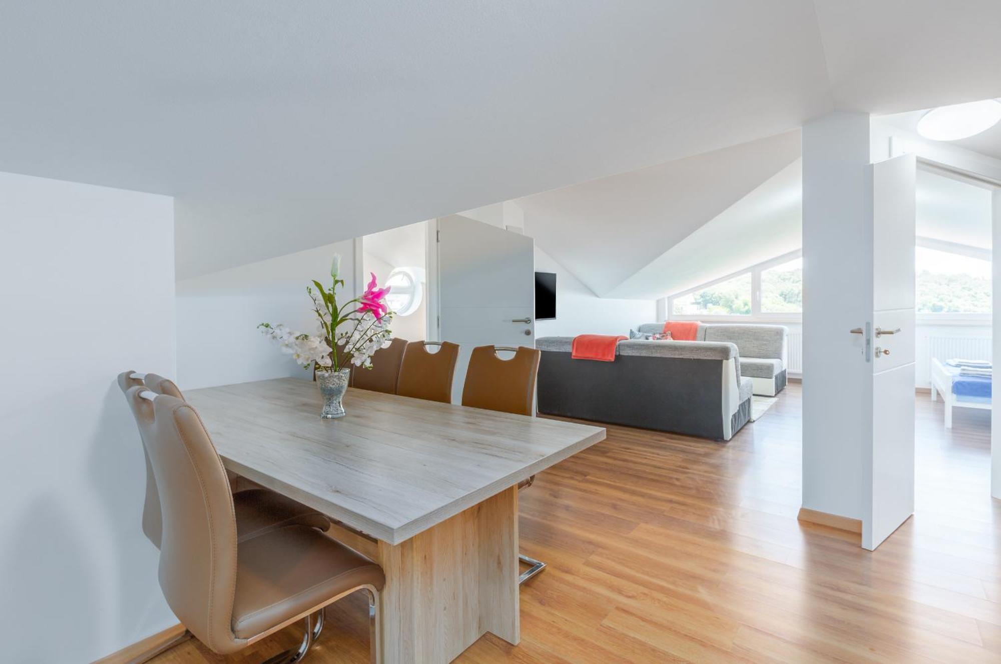 Apartman Adriana *