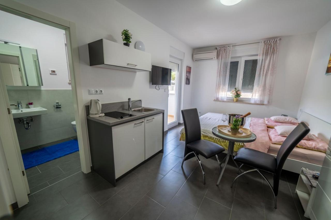 Adriana Apartment *